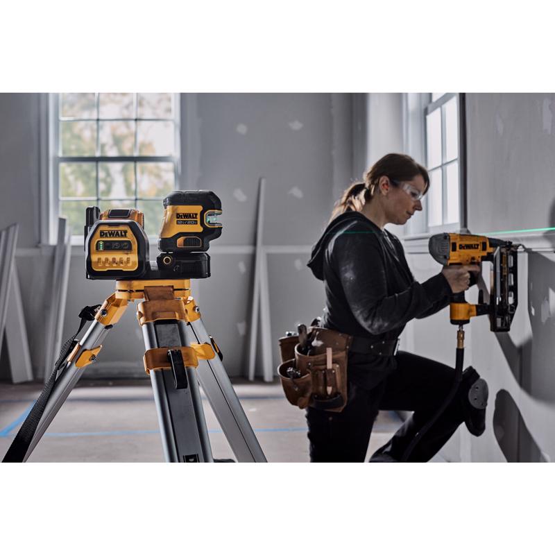 DeWalt XR 5 beam Self Leveling Cross-Line Laser 4 pc