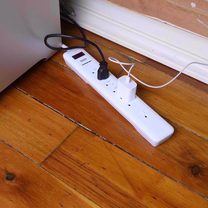 Monster Just Power It Up 6 ft. L 7 outlets Surge Protector White 1080 J