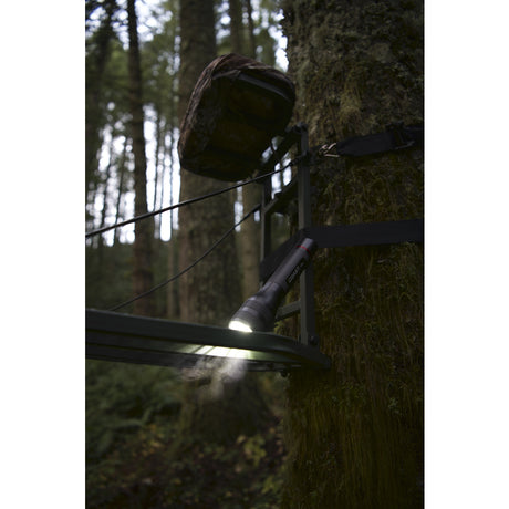 Coast G450 2000 lm Black LED Flashlight AA Battery