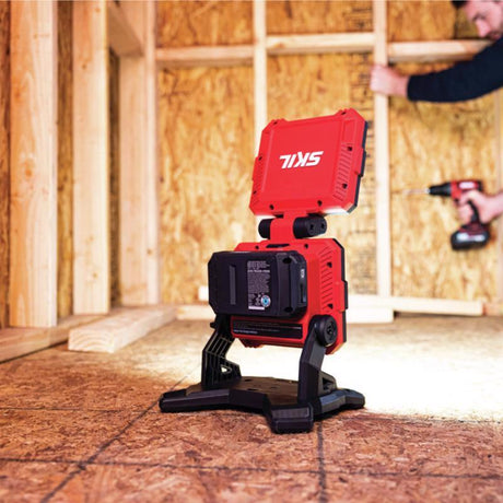 SKIL PWR CORE 20 1800 lm LED Battery Stand (H or Scissor) Flood Light