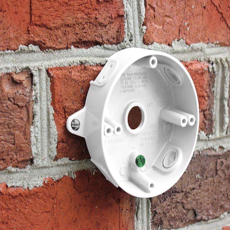 Sigma Engineered Solutions New Work 16 cu in Round Die-Cast Metal Weatherproof Box White