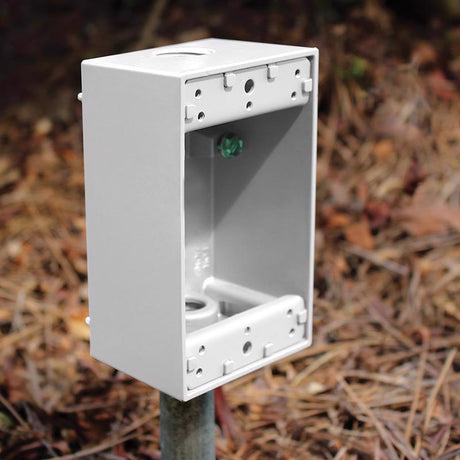 Sigma Engineered Solutions New Work 18.3 cu in Rectangle Die-Cast Metal 1 gang Weatherproof Box Whit