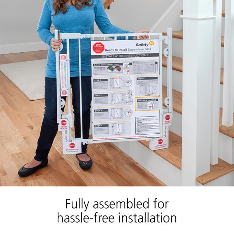 Safety 1st White 28 in. H X 29 - 42 in. W Metal Stairway Gate