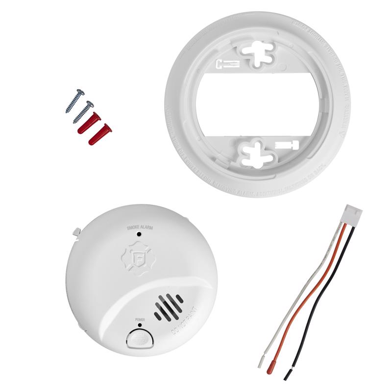First Alert Interconnect Hard-Wired w/Battery Back-up Ionization Smoke Detector 1 pk