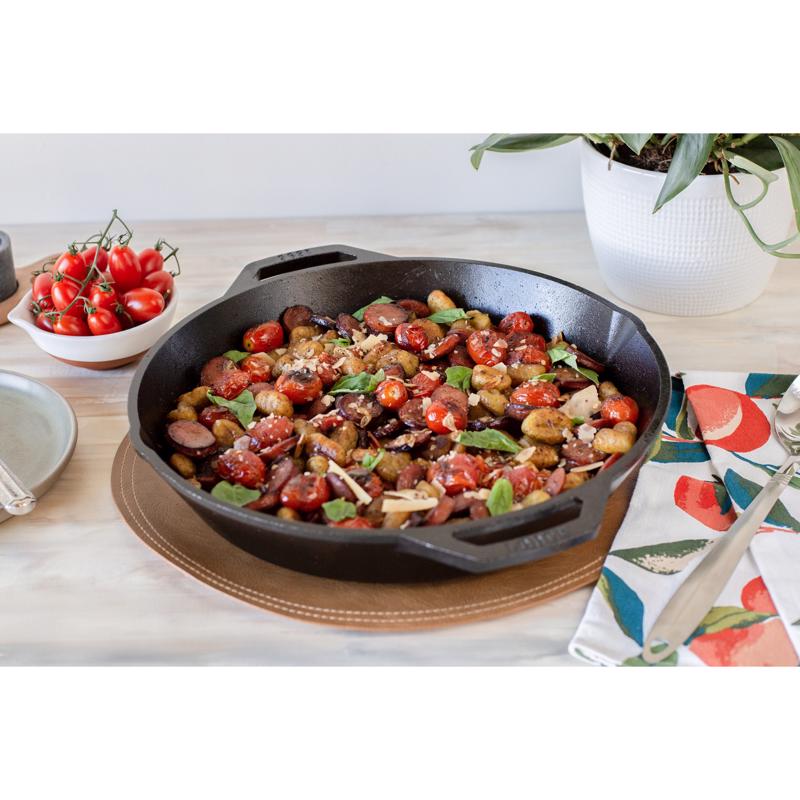 Lodge Cast Iron Fry Pan 13 in. Black