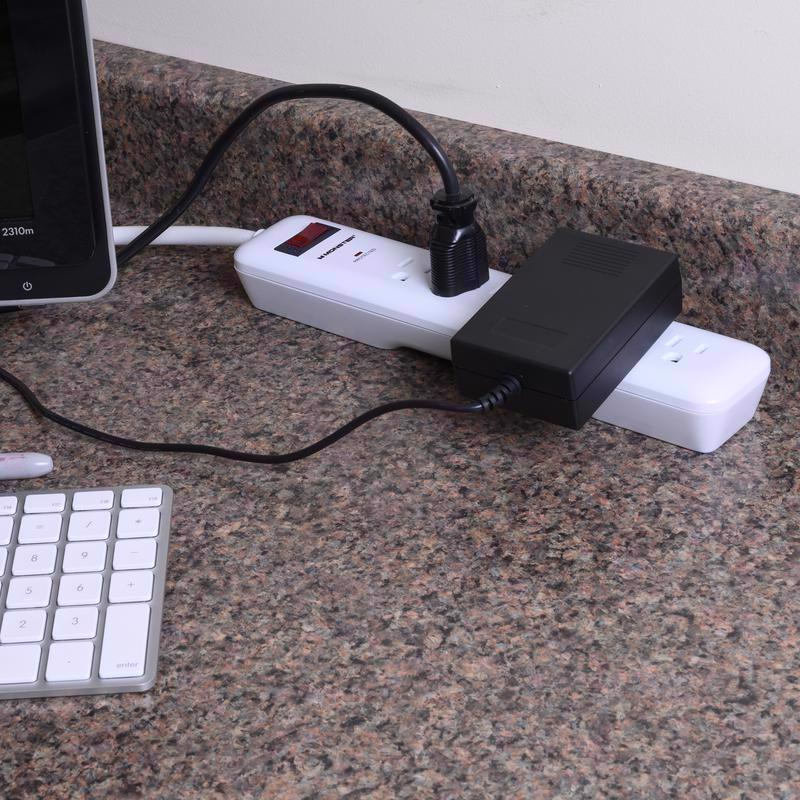Monster Just Power It Up 4 ft. L 6 outlets Surge Protector White 1080 J