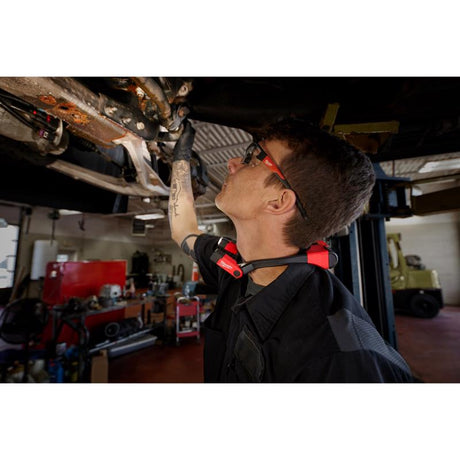 Milwaukee 400 lm Black/Red LED Neck Light