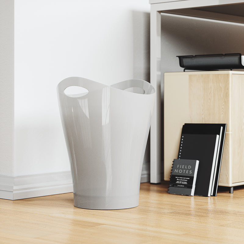 Umbra Garbino 2.25 gal White Plastic Contemporary Wastebasket